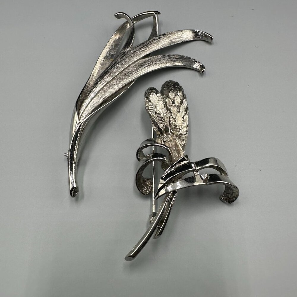 Vintage Abstract Leaf Ribbon Brooch Set Silver Tone Textured Metal Sculptural